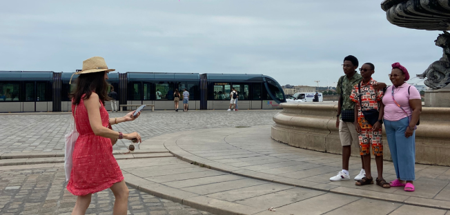 gourmet walking tour of Bordeaux
