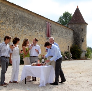 wine trail gourmet walk and vineyards