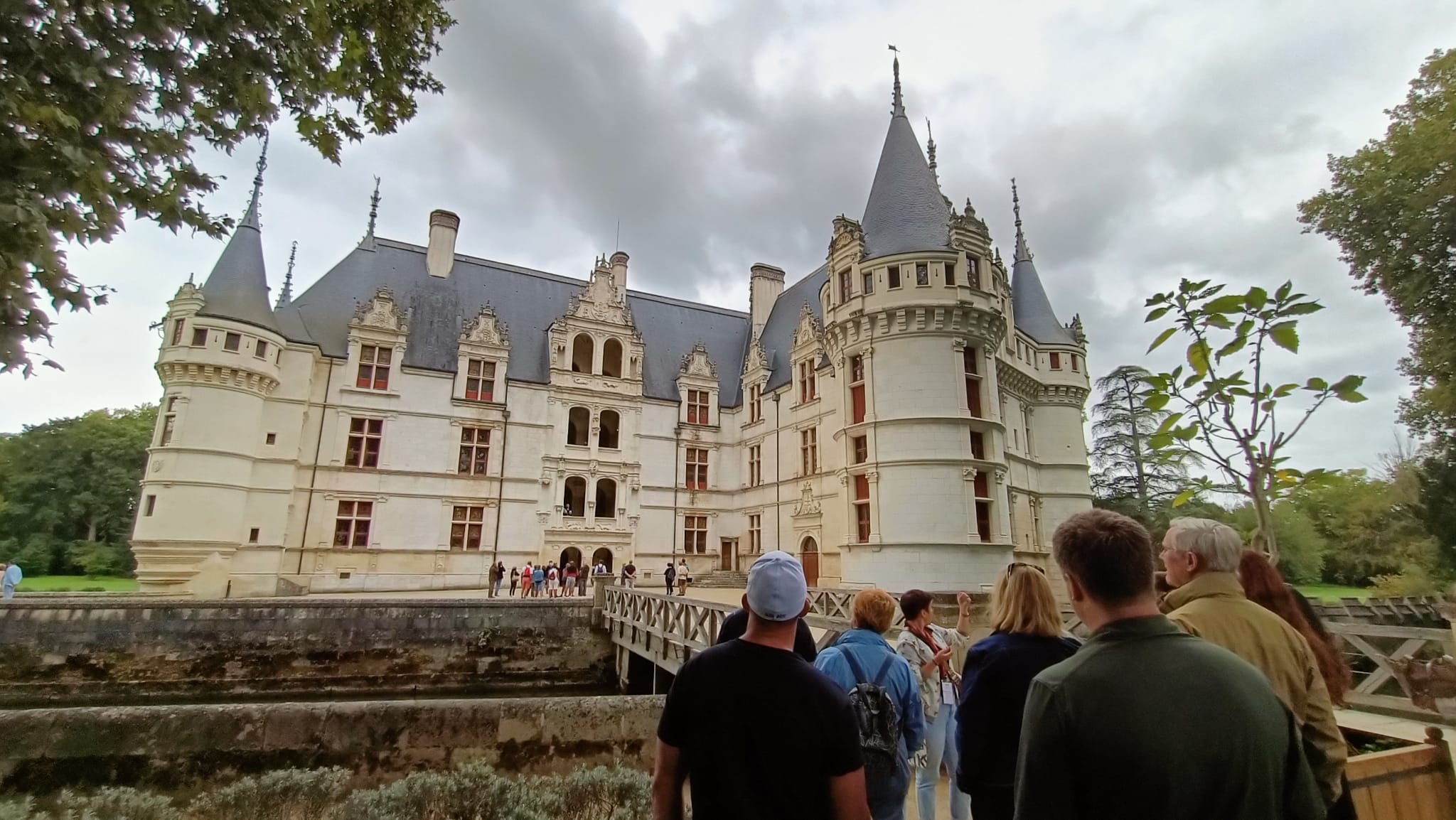 Visit to two of the region's most famous châteaux