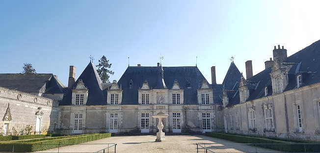 Picnic in the park of Chambord castle