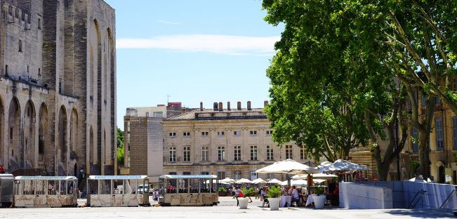 Discovery of a rich cultural heritage Avignon