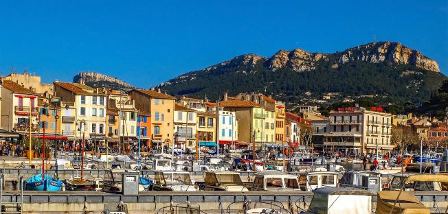 Discovery of the charming village of Cassis