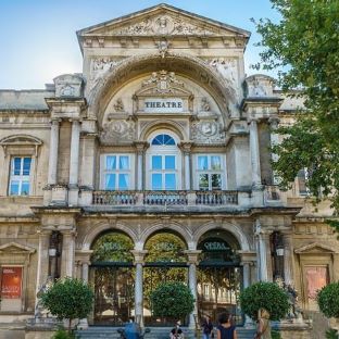 guided tour of the Rocher des Doms gardens
