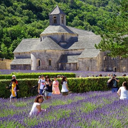discovery of the picturesque roads of Provence