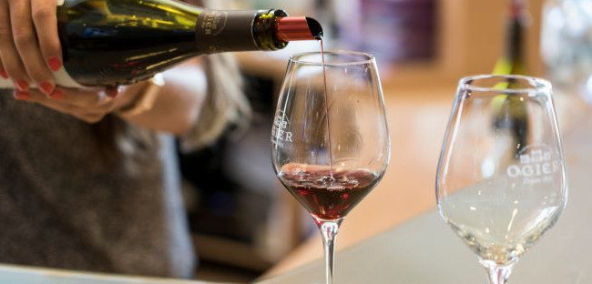 tasting in the cellars of Chateauneuf du Pape